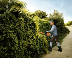 Stihl HS82RC-E-30 Hedgetrimmer -Stihl 1 0002 H HS82R E001 1
