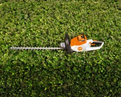 Stihl HSA50 Cordless Hedgetrimmer Set -Stihl HSA50Setlifestyle2
